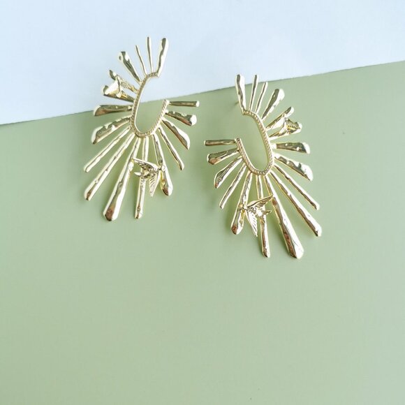 Kendra Scott Melody Hoop Earrings - Gold - Picture 2 of 4